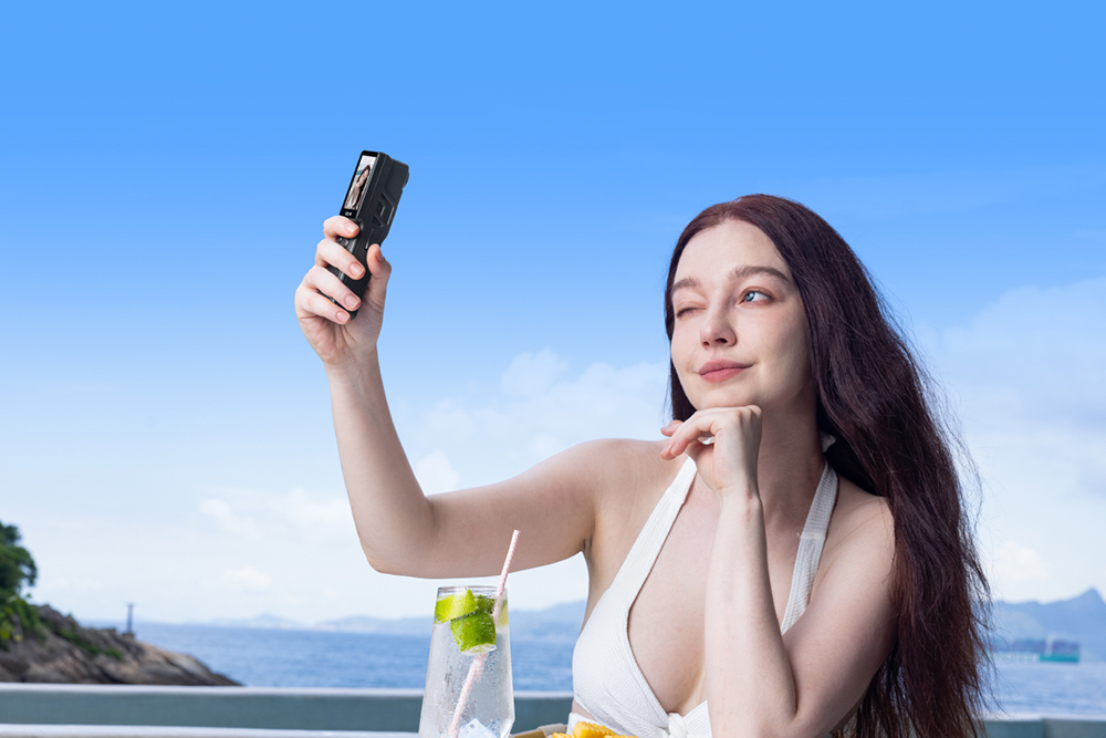 Ruční akční kamera C400