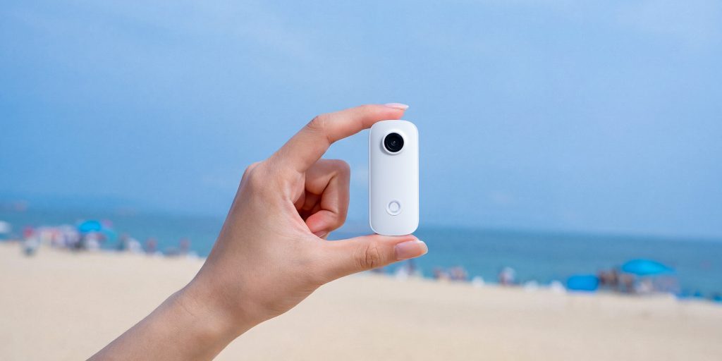 câmera 4K compacta c100 pro