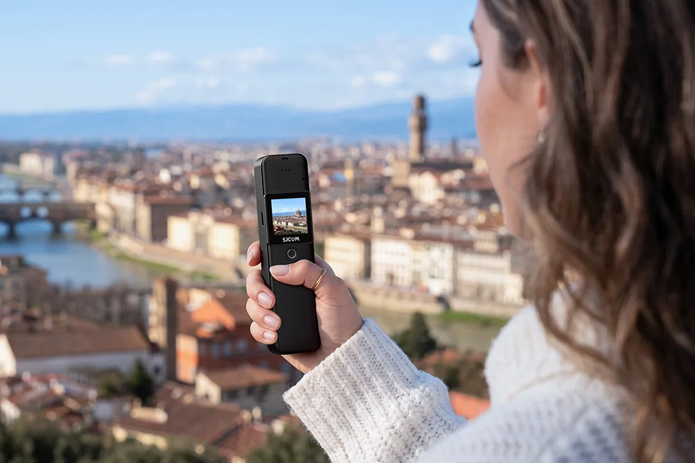 travel vlogging camera c300